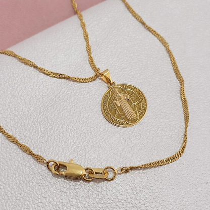 Cadena Singapur 60cm + Dije San Benito + Pulsera GRATIS